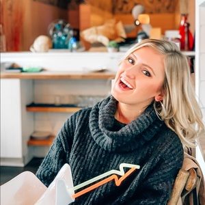 Meet your Posher, Madalyn